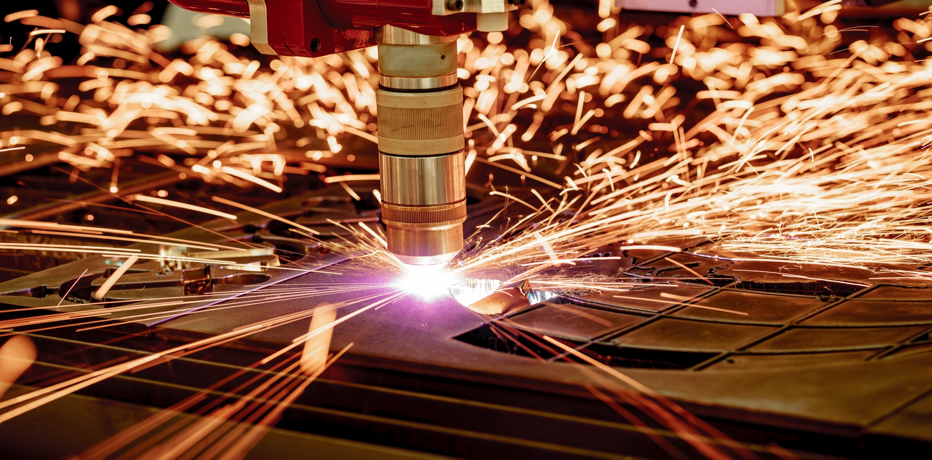 智 能 装 备 制 造